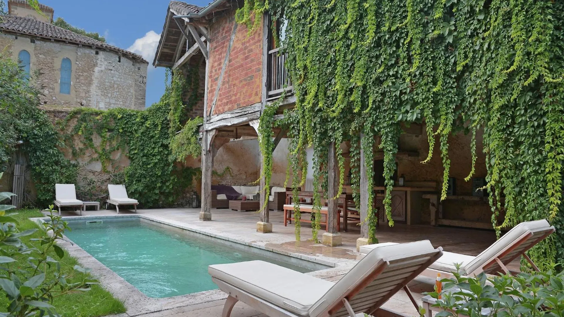Pretty Holiday Home With Private Pool Campagne-d'Armagnac